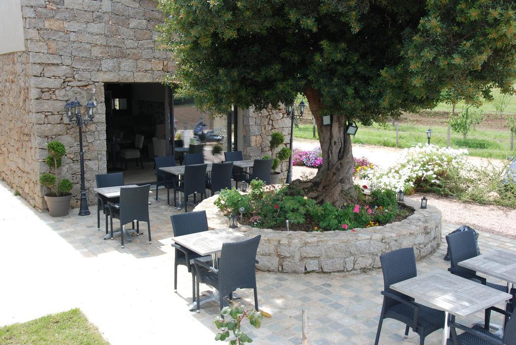 Hotel & Restaurant Les Bergeries D'アラタ エクステリア 写真