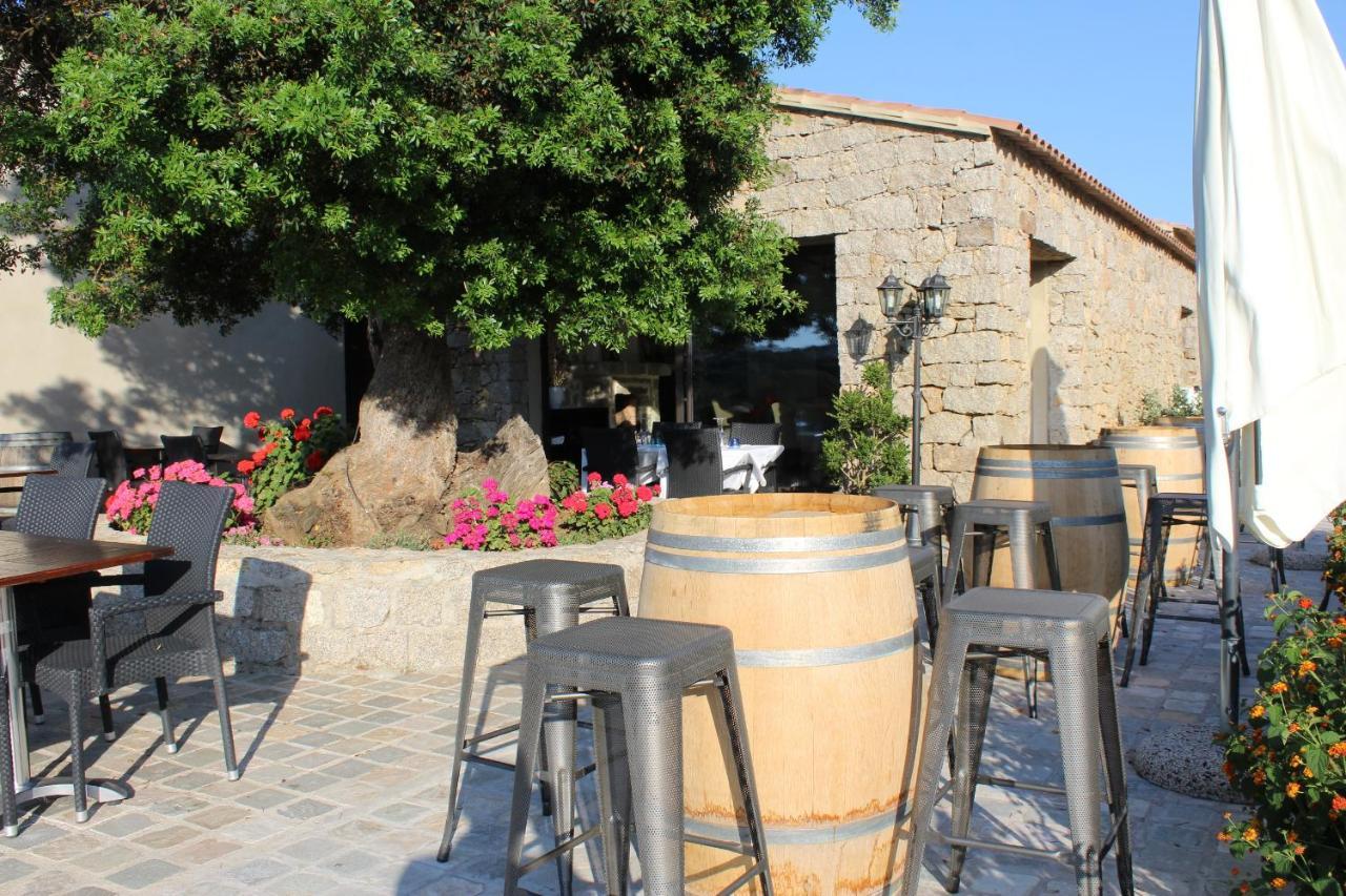 Hotel & Restaurant Les Bergeries D'アラタ エクステリア 写真
